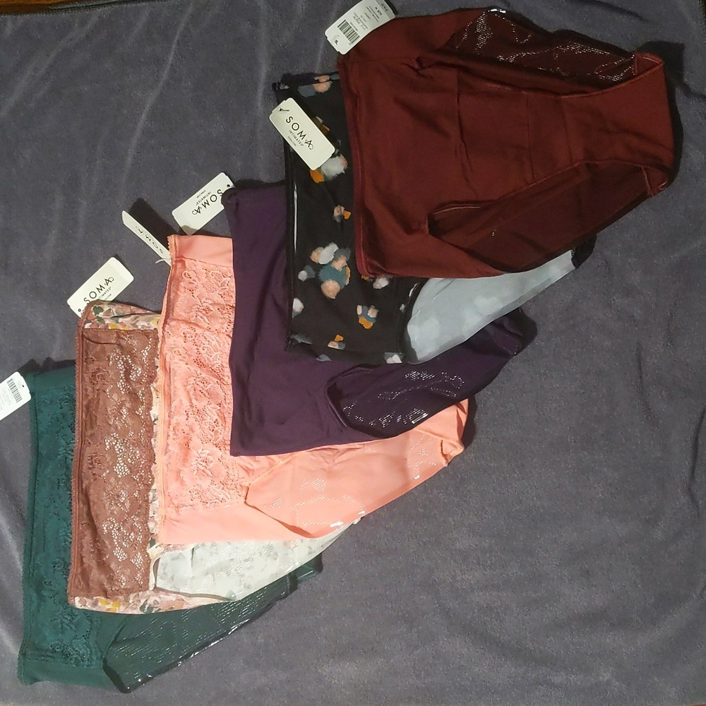 Set of 6 Soma Vanishing Edge Panties